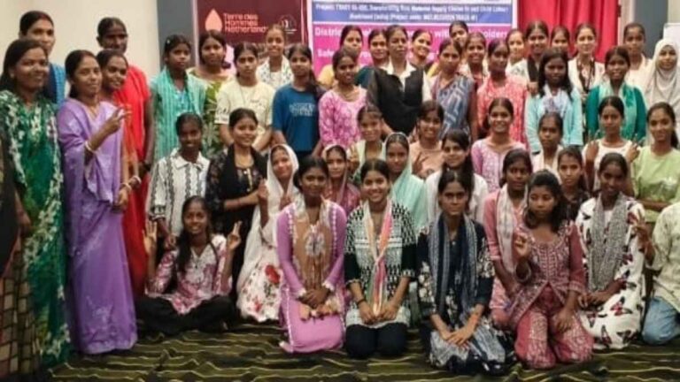कोडरमा में बालिकाओं के लिए जागरूकता कार्यक्रम, अधिकारों और सरकारी योजनाओं की दी जानकारी