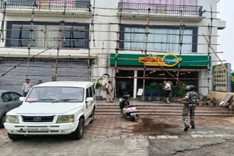 जमशेदपुर में बिंदल मॉल के पास 12 राउंड फायरिंग, 4 लोग घायल; पुलिस जांच में जुटी