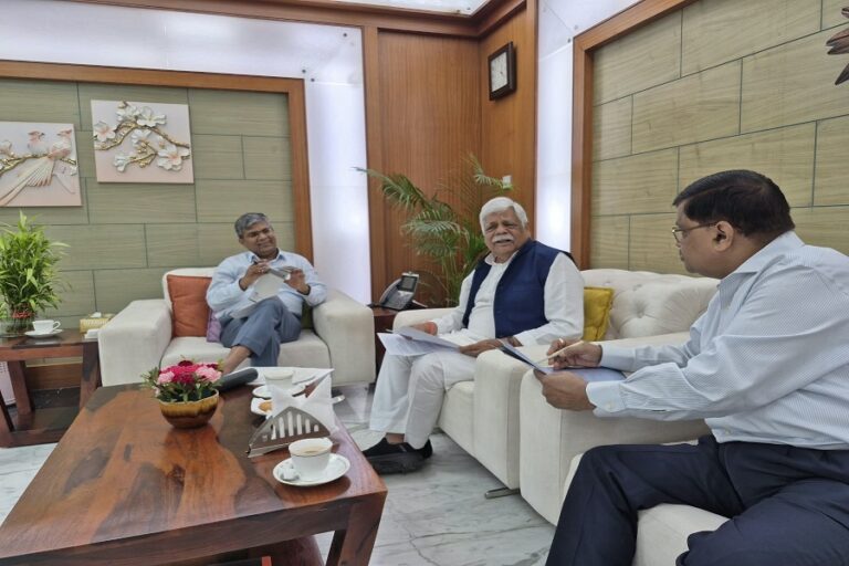 पलामू-गढ़वा में हाईवे परियोजनाओं को मिलेगी रफ्तार, सांसद VD राम ने NHAI चेयरमैन के सामने उठाए कई मुद्दे