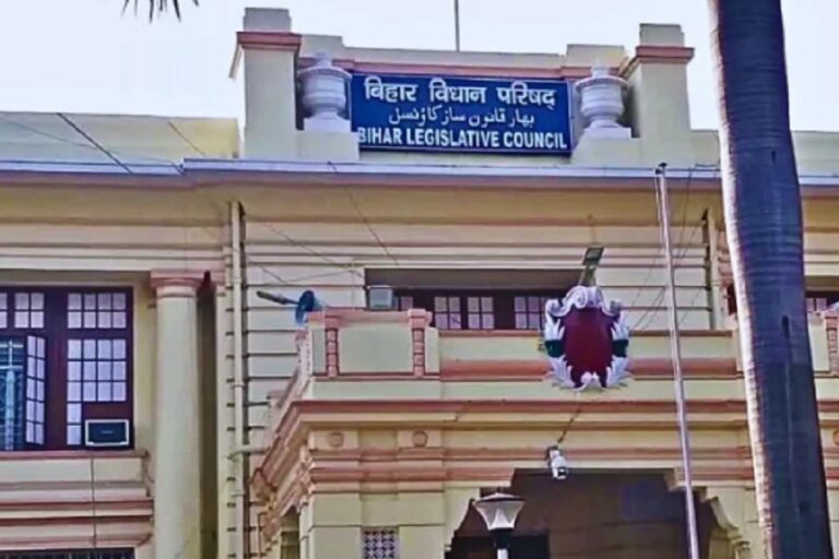 बिहार MLC चुनाव: पटना स्नातक सीट पर नीरज-अनुज आमने-सामने, तिरहुत में जन सुराज ने बदला उम्मीदवार