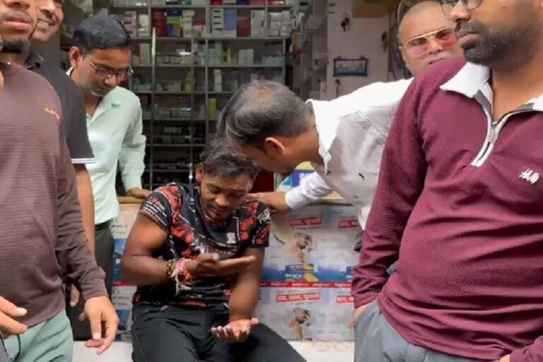 गिरिडीह में बाइक चोरी करने पहुंचा युवक रंगे हाथ पकड़ा गया, CCTV से पहले ही हुई थी पहचान