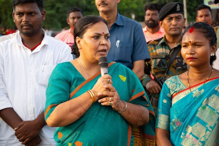 जमशेदपुर में सड़क हादसे में ग्रामीण विकास मंत्री दीपिका पांडेय सिंह की बेटी तृषा सिंह समेत 4 की मौत