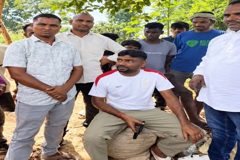 गिरिडीह में तालाब में डूबने से युवक की मौत, परिजनों से मिले डुमरी विधायक जयराम महतो