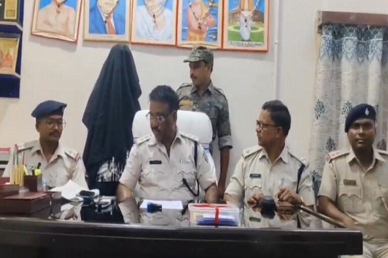 कंचन ज्वेलर्स लूटकांड में गढ़वा पुलिस की कार्रवाई, शमशाद अंसारी गिरफ्तार