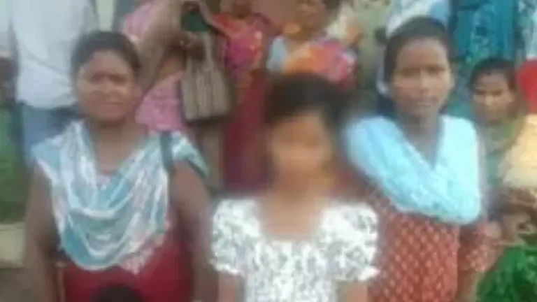 चाईबासा में दो पत्नियों को छोड़ तीसरी महिला के साथ जाने का आरोप, थाने पहुंचा मामला