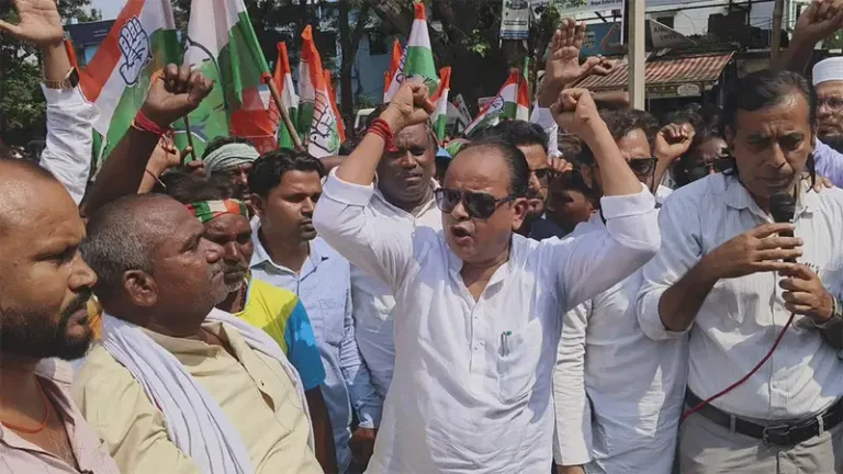जामताड़ा में SIR को लेकर धरना, इरफान अंसारी ने चुनाव आयोग पर लगाए आरोप; पारदर्शिता की मांग
