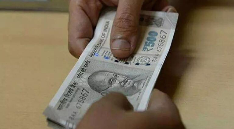 सिल्ली अंचल का अमीन 50 हजार रिश्वत लेते गिरफ्तार, 2 लाख और 4 डिसमिल जमीन की थी मांग