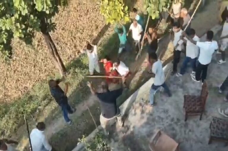 गढ़वा में जमीन विवाद को लेकर दो पक्षों में मारपीट, महिला समेत आधा दर्जन घायल; मुखिया सहित 50 लोगों पर FIR
