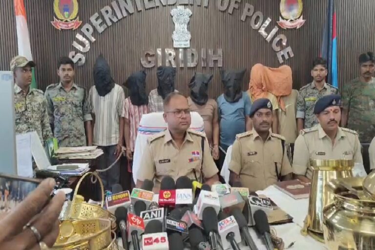 गिरिडीह में चोर गिरोह का भंडाफोड़, 7 आरोपी गिरफ्तार; 4 थाना क्षेत्रों के 13 मामलों का खुलासा