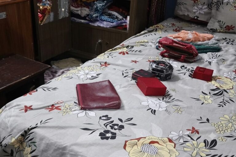 Jamshedpur News: सेवानिवृत्त टाटाकर्मी के बंद क्वार्टर में 20 लाख की चोरी, गहने और 15 हजार रुपये नकद ले उड़े चोर