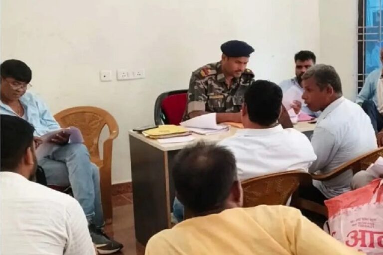चिनिया थाना परिसर में थाना दिवस, जमीन विवाद के 12 मामलों की सुनवाई; 2 का मौके पर निपटारा