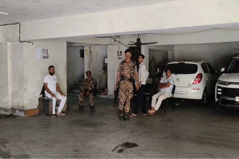 734 करोड़ के फर्जी ITC मामले में ED की बड़ी कार्रवाई, जमशेदपुर के कारोबारी बबलू जायसवाल और बेटे राज गिरफ्तार