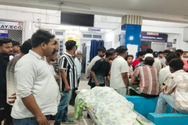 गिरिडीह में दो सड़क हादसों में युवक की मौत, 9 घायल; तीन की हालत गंभीर