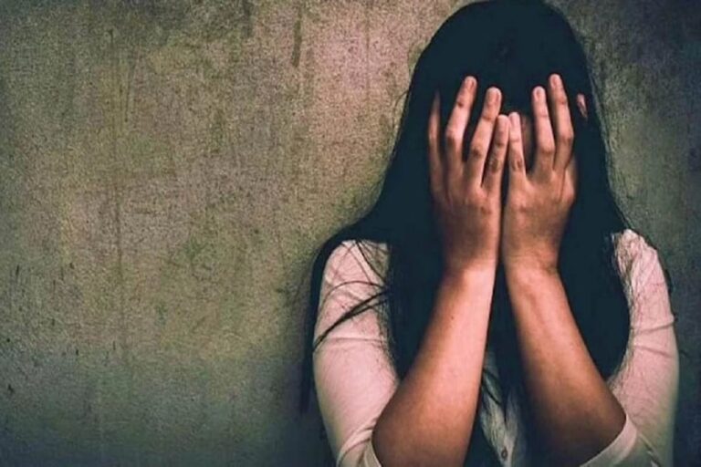 Hazaribagh News: हजारीबाग में विवाहिता से दुष्कर्म का आरोप, पति के लौटने पर थाने पहुंची पीड़िता