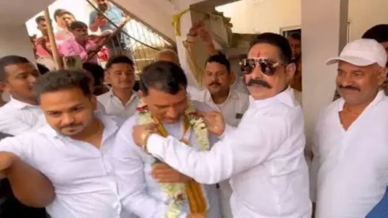 बिहार MLC चुनाव: अनंत सिंह ने जन सुराज के अनुज सिंह का किया समर्थन, नामांकन में साथ पहुंचे