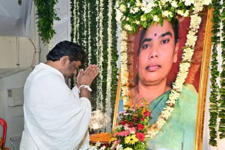 हेमंत सोरेन ने मां रूपी सोरेन को किया याद, भावुक पोस्ट में लिखा- ‘मैं मां का ही अंश हूं’